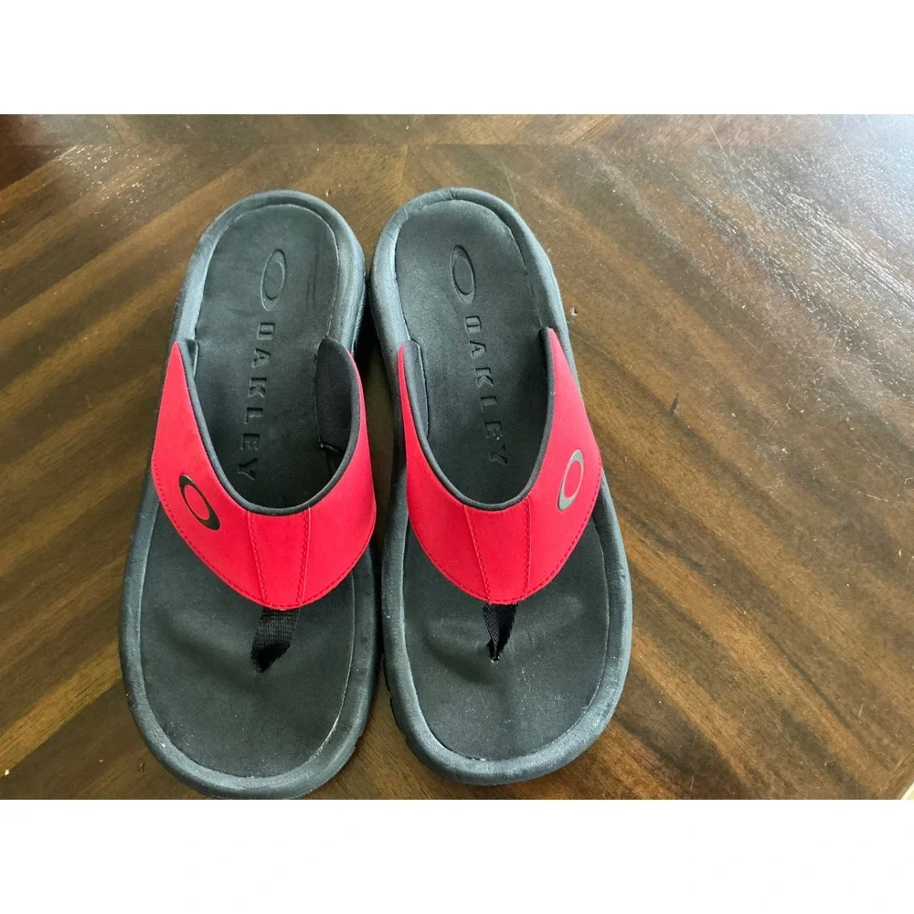 Oakley Flip Flop Sandals Red Black Logo Men Size 11 Sport Beach Slide 15030-455